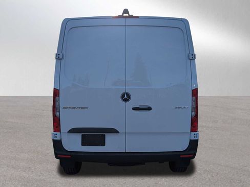 Used 2025 Mercedes-Benz Sprinter 2500 image 4