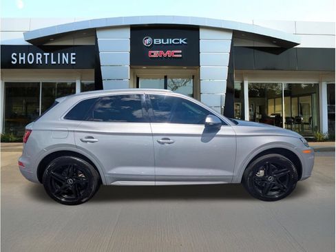 Used 2019 Audi Q5 2.0T Premium Plus w/ Premium Plus Package AWD/4WD image 2