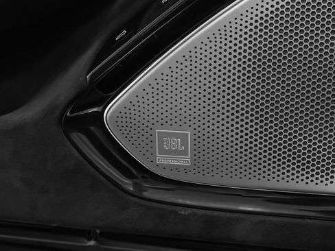 Certified 2025 Ferrari Roma Spider RWD image 61