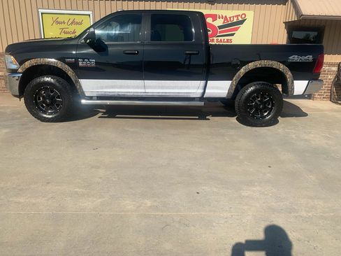 Used 2018 RAM 2500 Tradesman w/ Chrome Appearance Group image 5