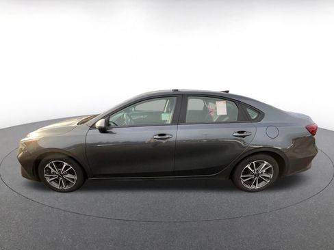 Used 2023 Kia Forte LXS image 4