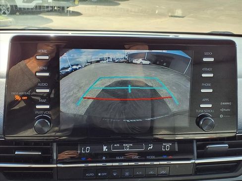Used 2023 Toyota Sienna LE FWD image 29