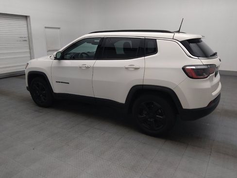 Used 2021 Jeep Compass Latitude FWD image 3
