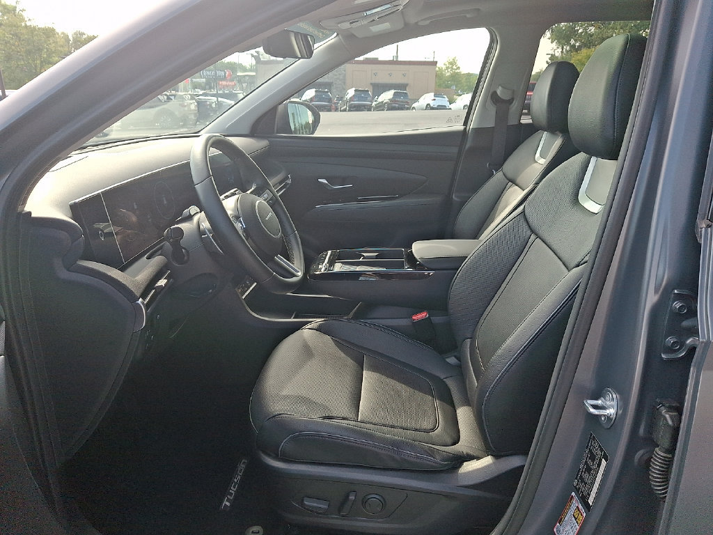 Used 2025 Hyundai Tucson Limited AWD/4WD image 13