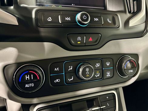 Used 2023 GMC Terrain SLE w/ Driver Convenience Package image 34