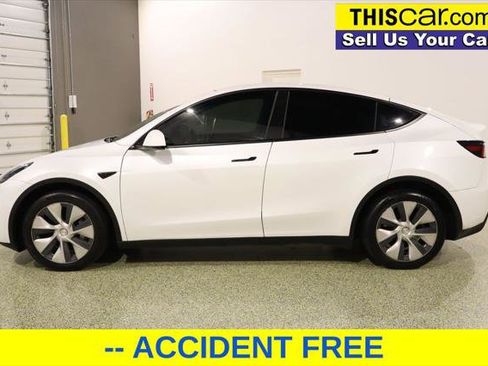 Used 2023 Tesla Model Y Long Range image 3