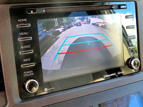 Used 2018 Toyota Sienna XLE image 24