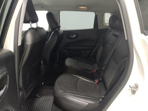 Used 2019 Jeep Compass Latitude w/ Popular Equipment Group AWD/4WD image 18