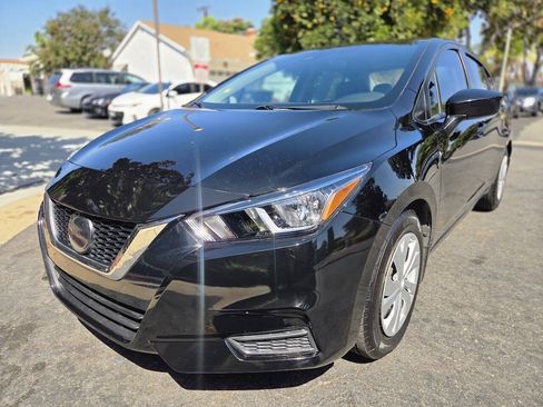 Used 2020 Nissan Versa S FWD image 7