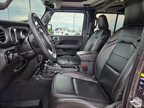 Used 2021 Jeep Wrangler Unlimited Sahara AWD/4WD image 15
