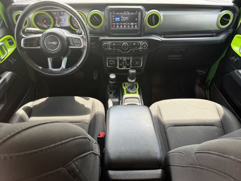 Used 2019 Jeep Wrangler Unlimited Sahara AWD/4WD image 26