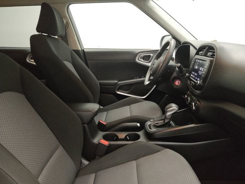 Used 2022 Kia Soul LX w/ Technology Package image 21