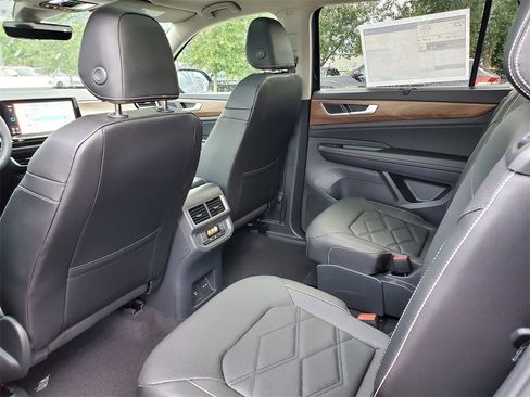 New 2026 Volkswagen Atlas SE image 5