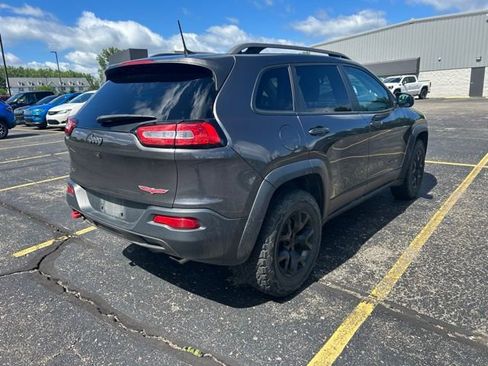 Used 2016 Jeep Cherokee Trailhawk w/ Cold Weather Group AWD/4WD image 4