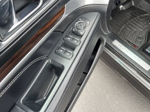 Used 2016 Ford Explorer Limited w/ Equipment Group 303A AWD/4WD image 19