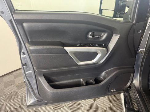 Used 2019 Nissan Titan PRO-4X w/ Pro-4x Utility Package AWD/4WD image 13
