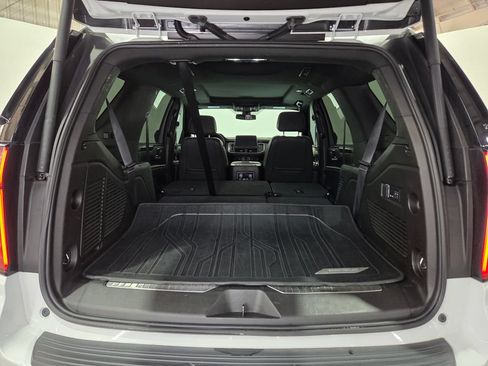 Used 2021 Chevrolet Tahoe RST w/ Luxury Package AWD/4WD image 10