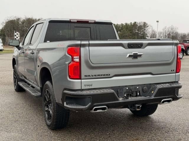 Used 2025 Chevrolet Silverado 1500 LT Trail Boss w/ Convenience Package II AWD/4WD image 6