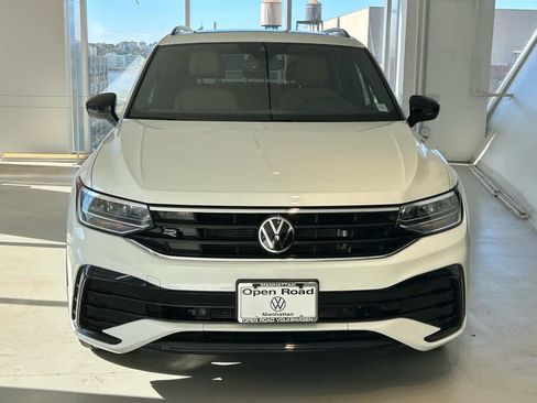 Certified 2023 Volkswagen Tiguan SE R-Line image 2