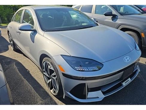 Used 2024 Hyundai Ioniq 6 SEL AWD/4WD image 2