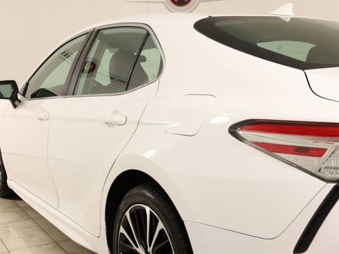Used 2020 Toyota Camry SE image 42
