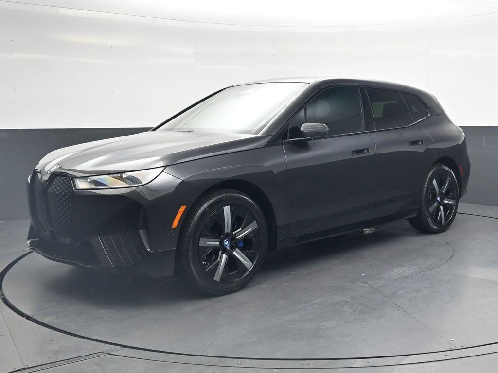 Used 2024 BMW iX xDrive50 w/ Premium Package AWD/4WD image 8