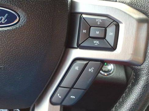 Used 2015 Ford F150 Platinum w/ Equipment Group 701A Luxury AWD/4WD image 28