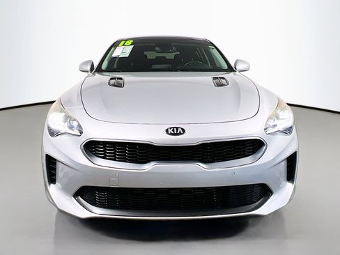 Used 2018 Kia Stinger Premium image 11