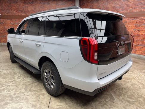 Certified 2025 Ford Expedition Active AWD/4WD image 2