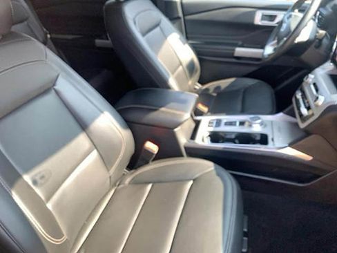 Used 2024 Ford Explorer XLT w/ Equipment Group 202A image 15