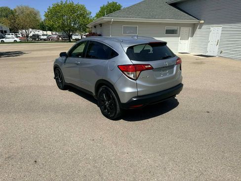 Used 2022 Honda HR-V Sport image 3
