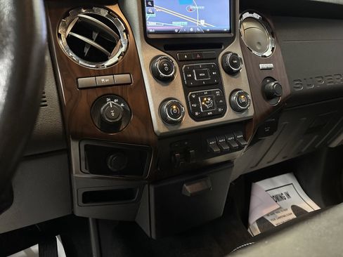 Used 2014 Ford F350 Lariat w/ Lariat Interior Package image 20