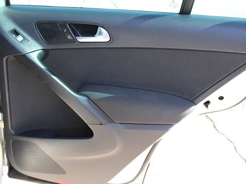 Used 2012 Volkswagen Tiguan S FWD image 9