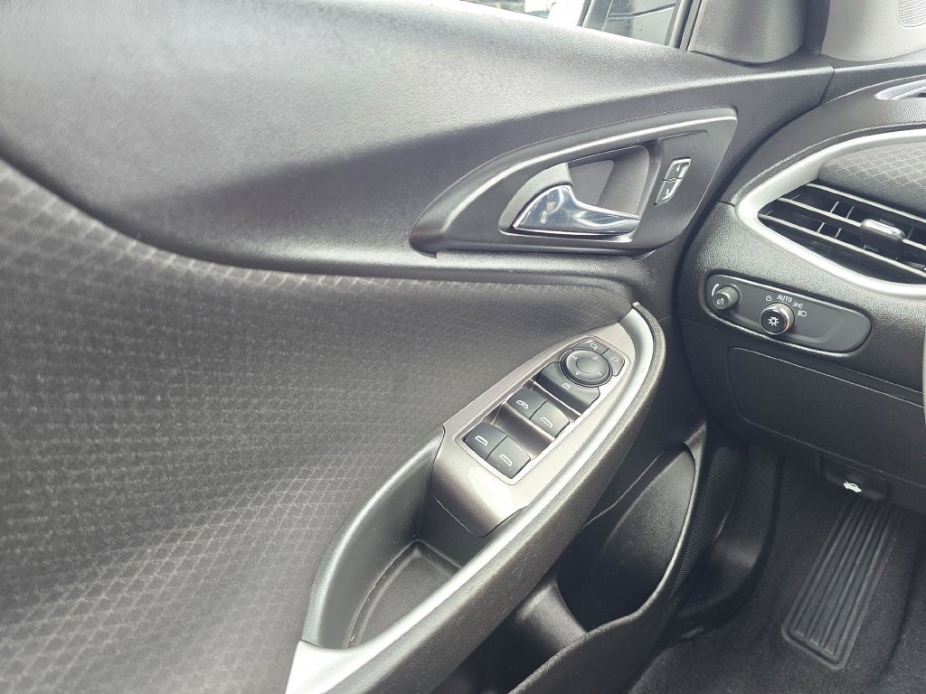 Used 2024 Chevrolet Malibu LT FWD image 28