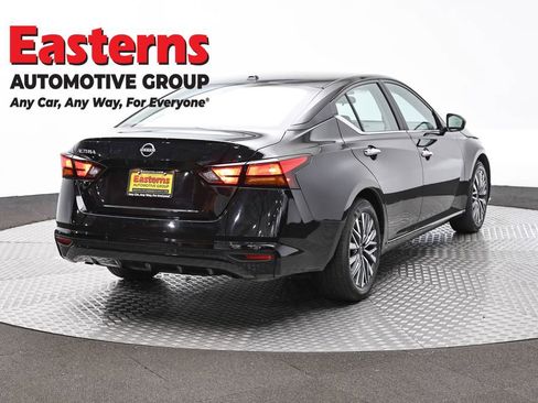 Used 2025 Nissan Altima 2.5 SV image 5