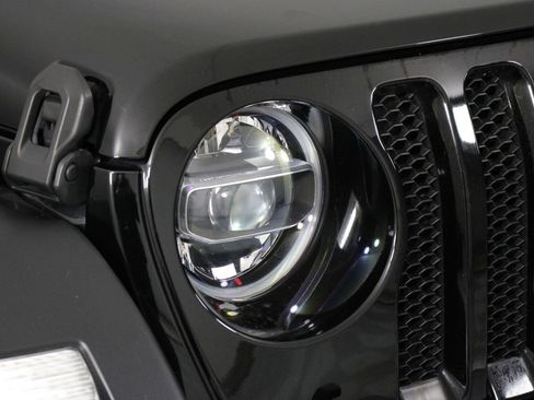 Used 2022 Jeep Wrangler Sport AWD/4WD image 24