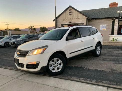 Used 2015 Chevrolet Traverse LS image 23