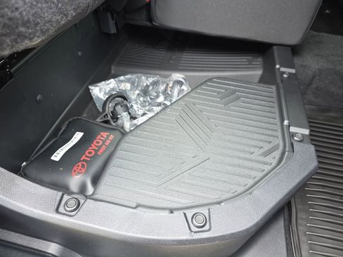 Used 2024 Toyota Tacoma TRD Sport RWD image 35