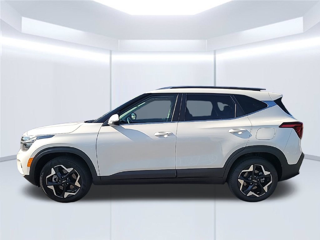 Used 2024 Kia Seltos EX AWD/4WD image 3