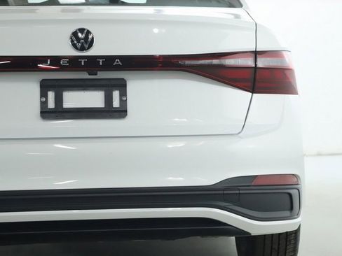 Used 2025 Volkswagen Jetta Sport image 42