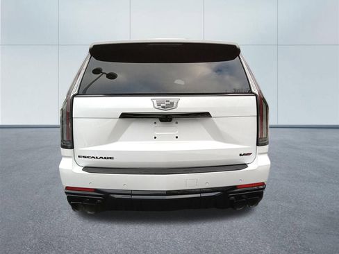 Used 2025 Cadillac Escalade V w/ LPO, ONYX Package image 4