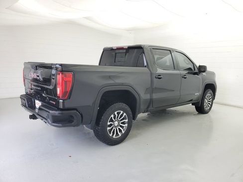 Used 2023 GMC Sierra 1500 AT4 w/ AT4 Preferred Package AWD/4WD image 5