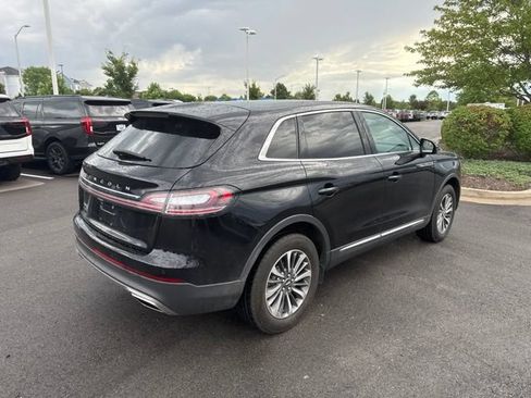 Used 2022 Lincoln Nautilus FWD w/ Premium Package image 6