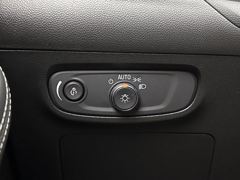 Used 2024 Buick Encore GX Preferred FWD image 23