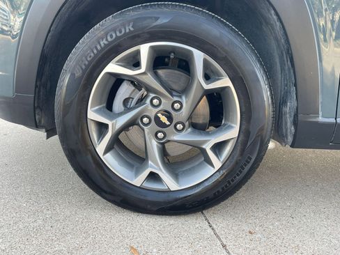 Used 2025 Chevrolet Trax LT w/ LT Convenience Package image 33