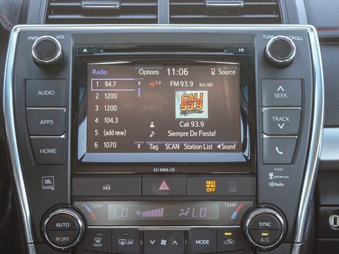 Used 2017 Toyota Camry XSE image 15