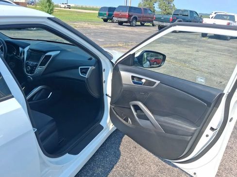 Used 2014 Hyundai Veloster w/ Style Package 02 FWD image 22