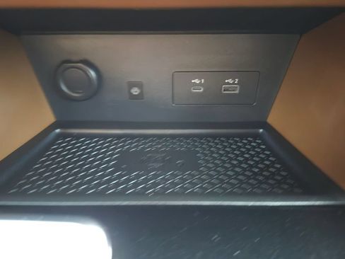 Used 2022 Nissan Pathfinder Platinum w/ Cargo Package FWD image 21