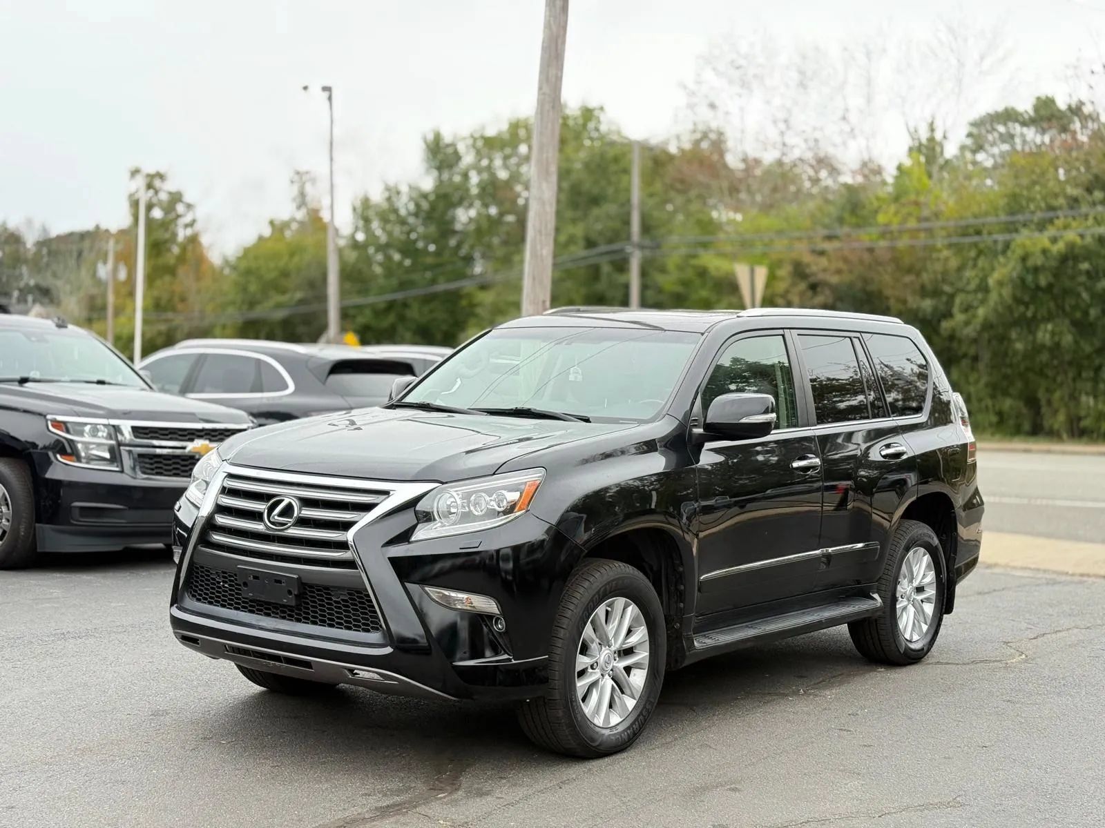 Used 2017 Lexus GX 460 Premium w/ Premium Package AWD/4WD image 32