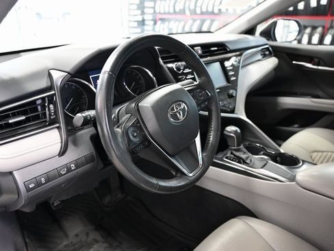 Used 2020 Toyota Camry SE image 18